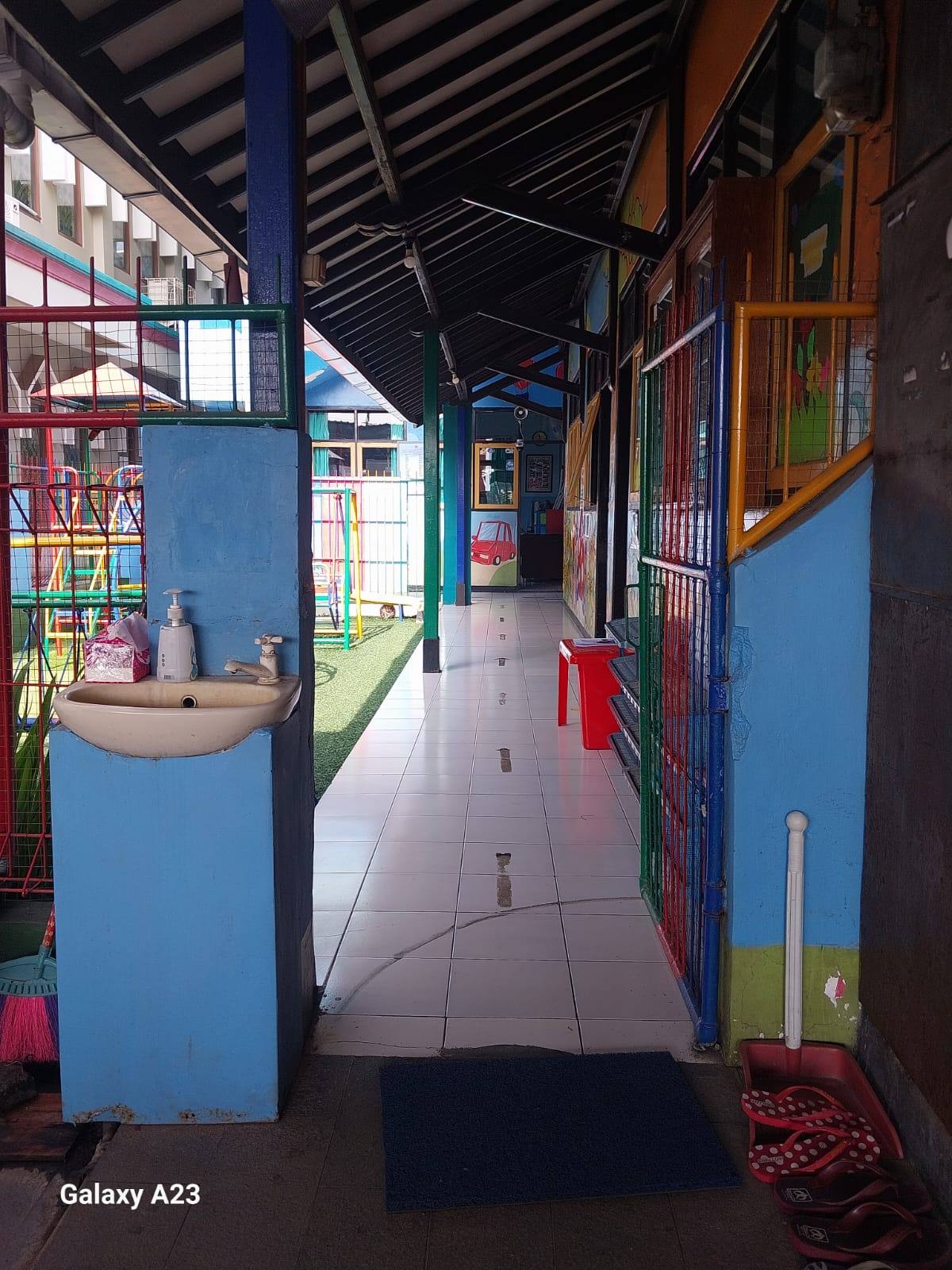 Foto Gerbang Utama Sekolah