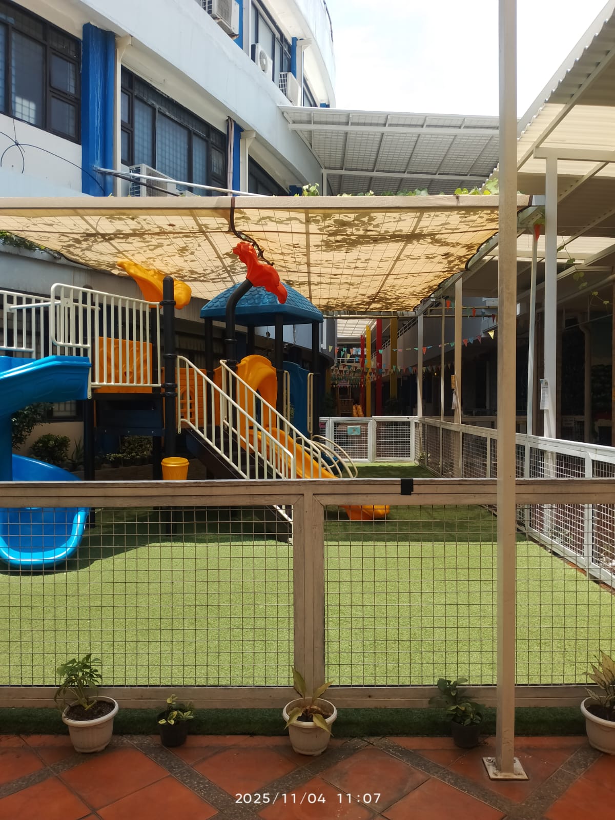 FOTO GEDUNG UTAMA SEKOLAH