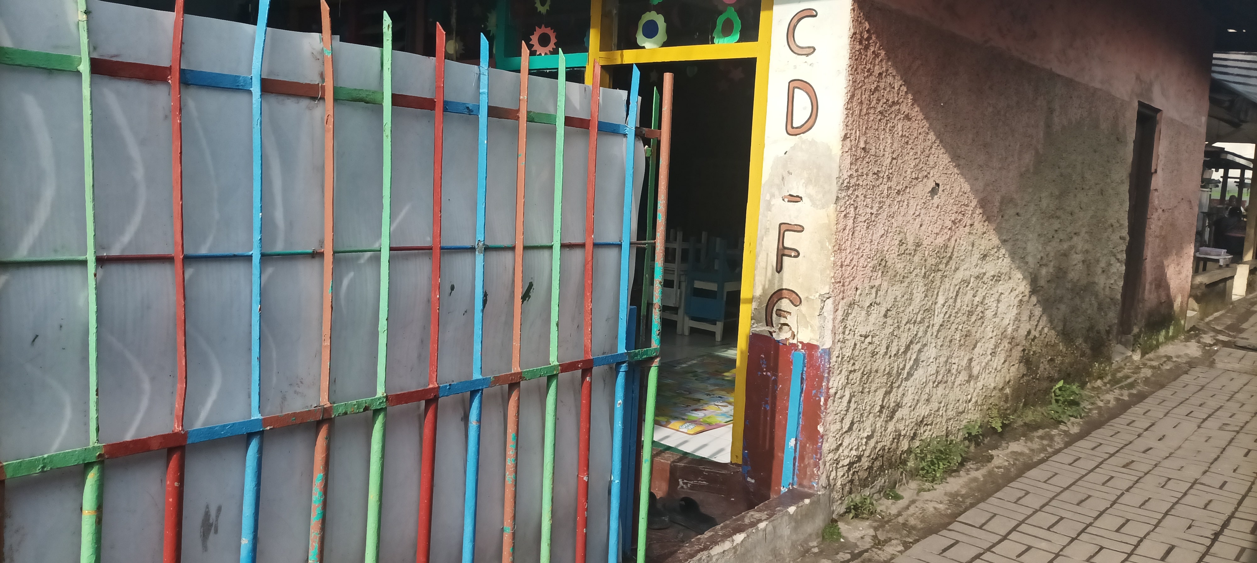 Pintu gerbang sekolah