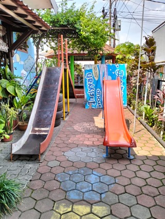 Halaman Depan Sekolah