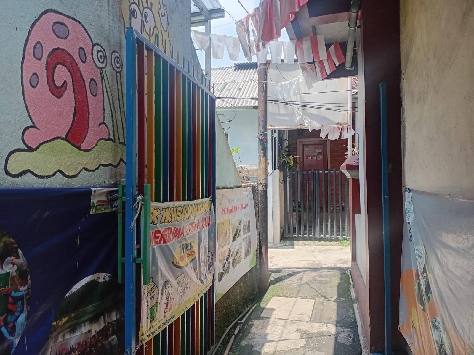 Gerbang utama sekolah tk ikhsan muslimin