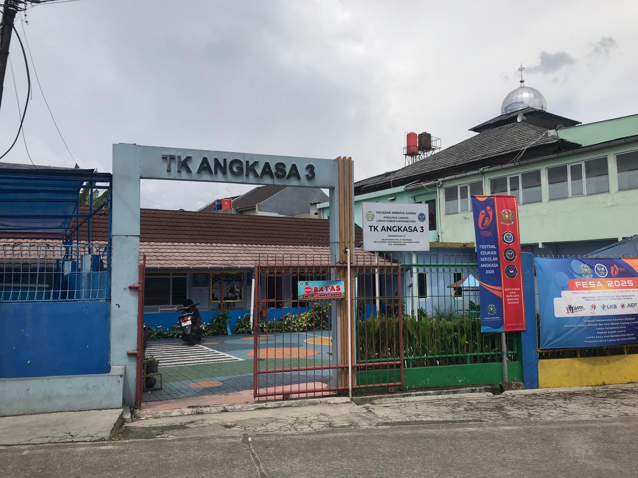 Foto Kegiatan B Gerbang Utama Sekolah TK Angkasa III