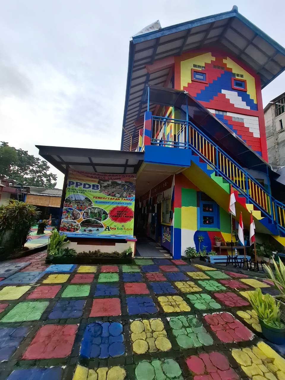 Halaman Depan Sekolah