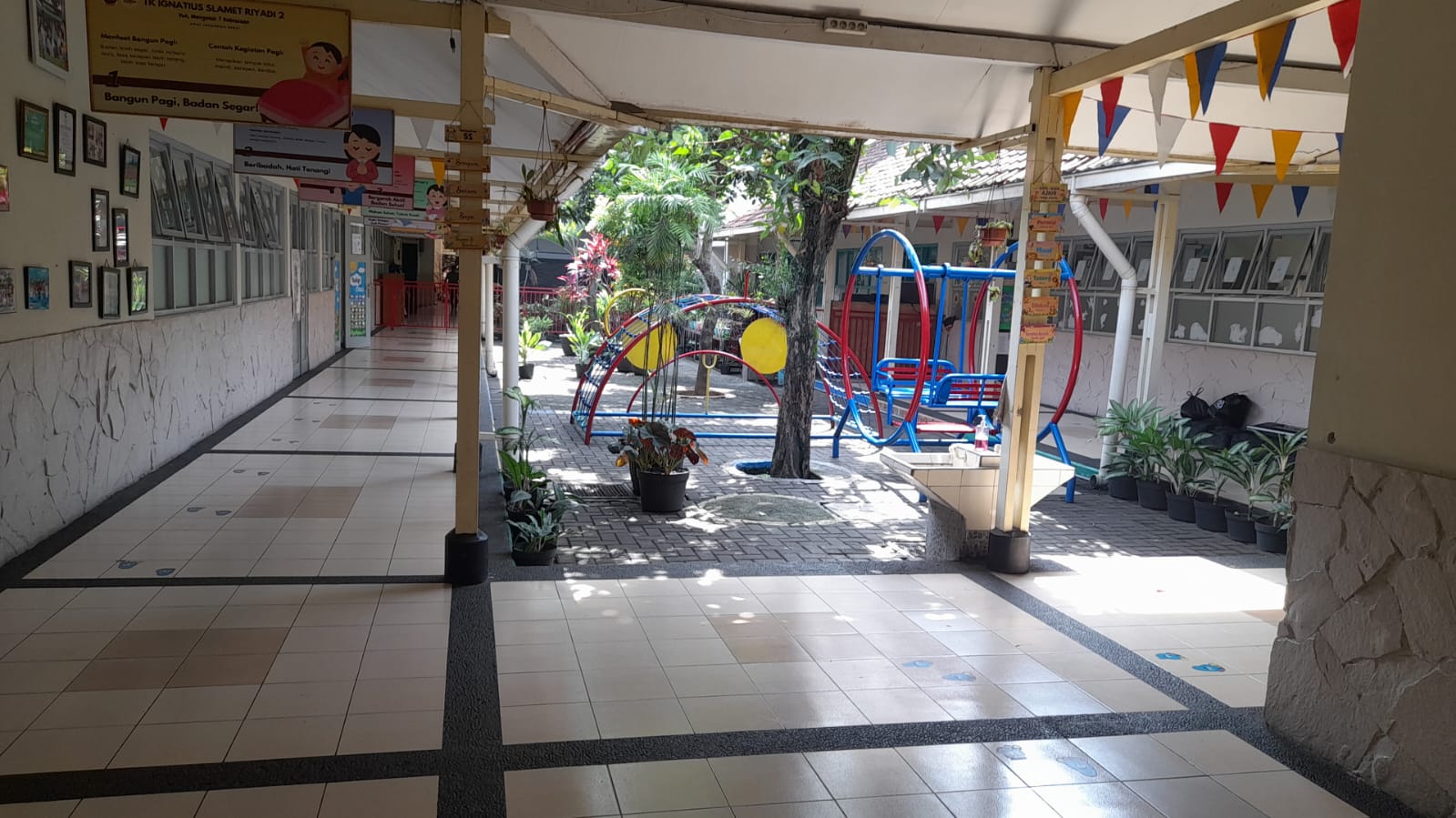 Gedung utama sekolah