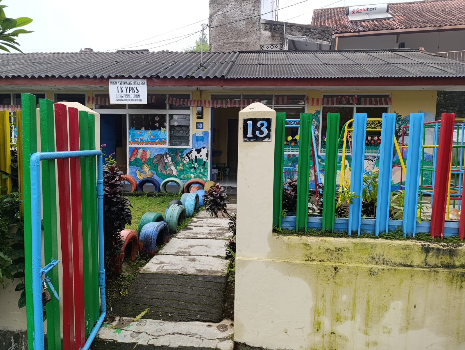 Foto Gerbang Utama TK YPKS