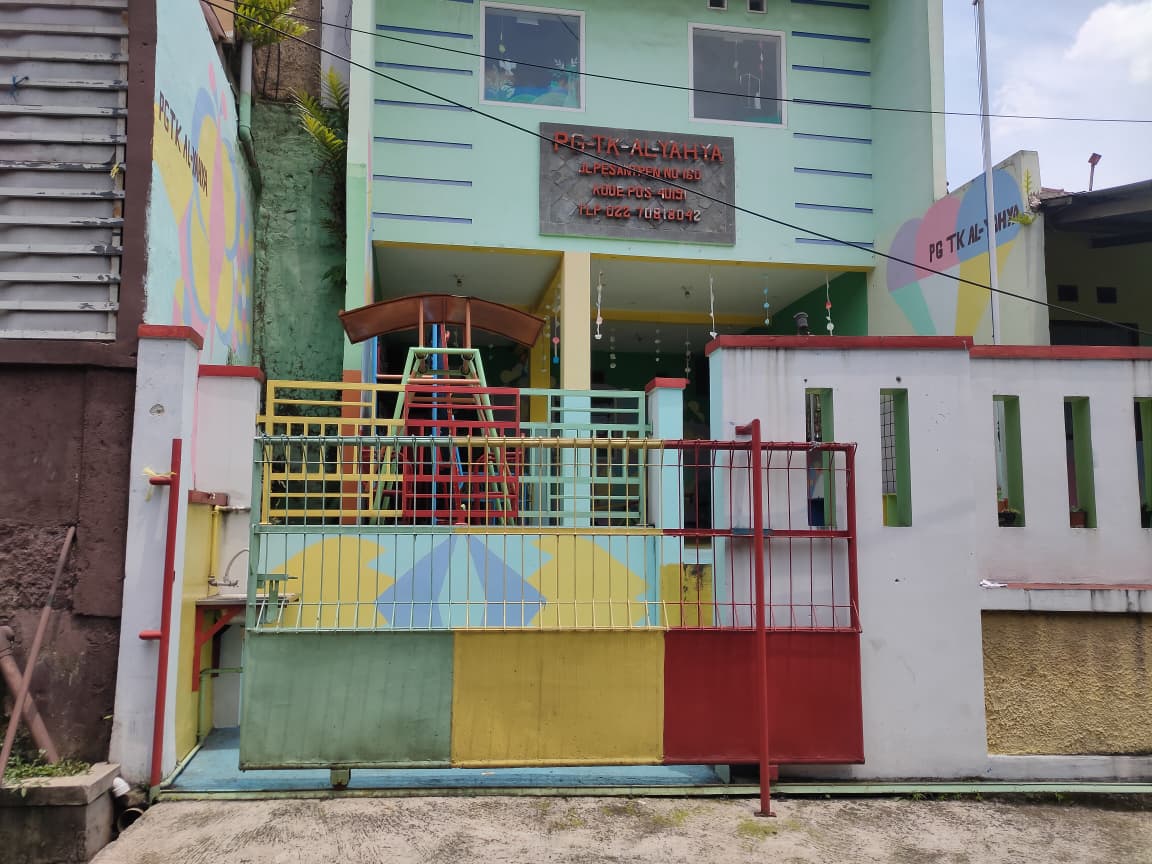 Gerbang utama sekolah