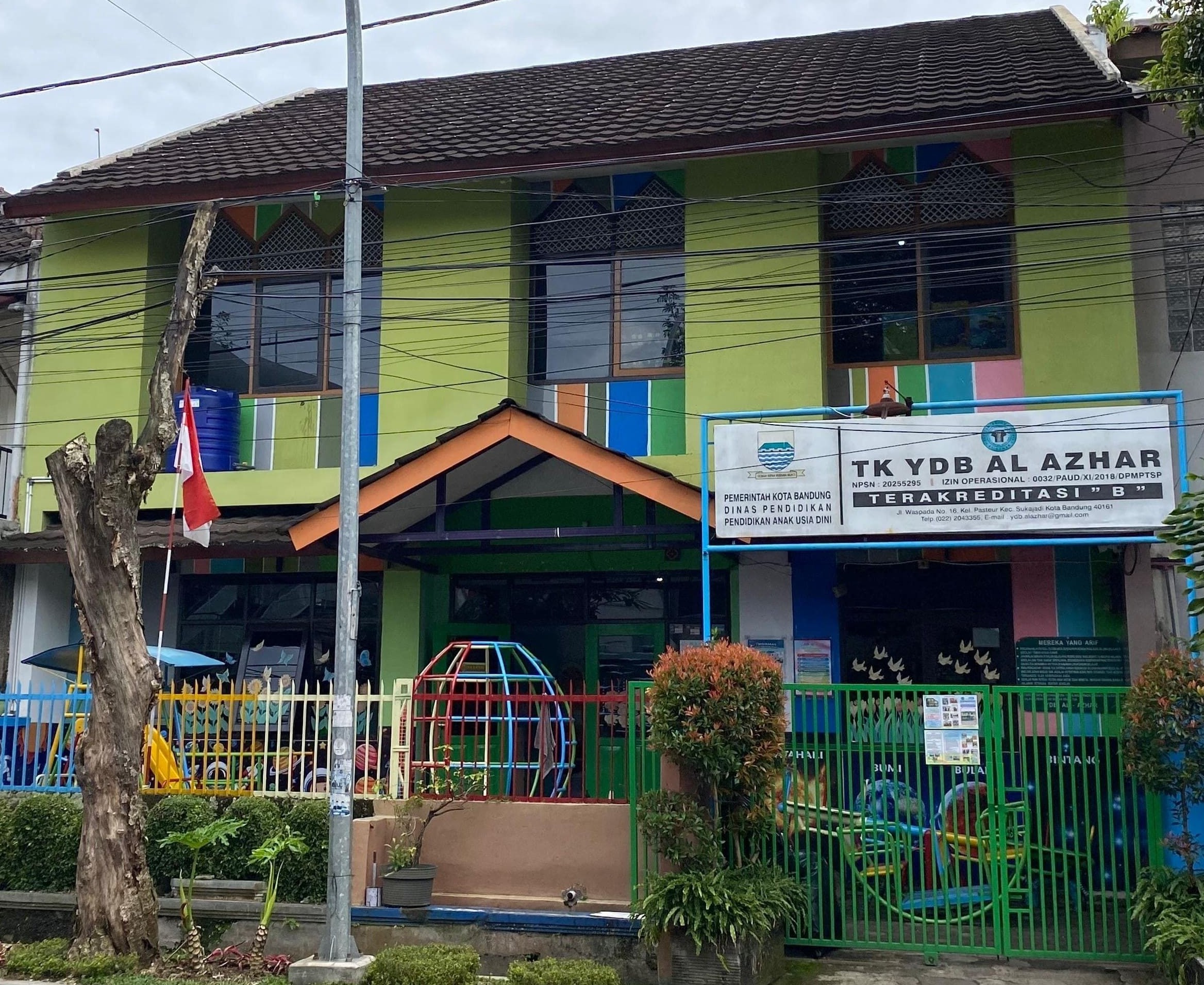 Foto Gedung Sekolah Tampak Depan