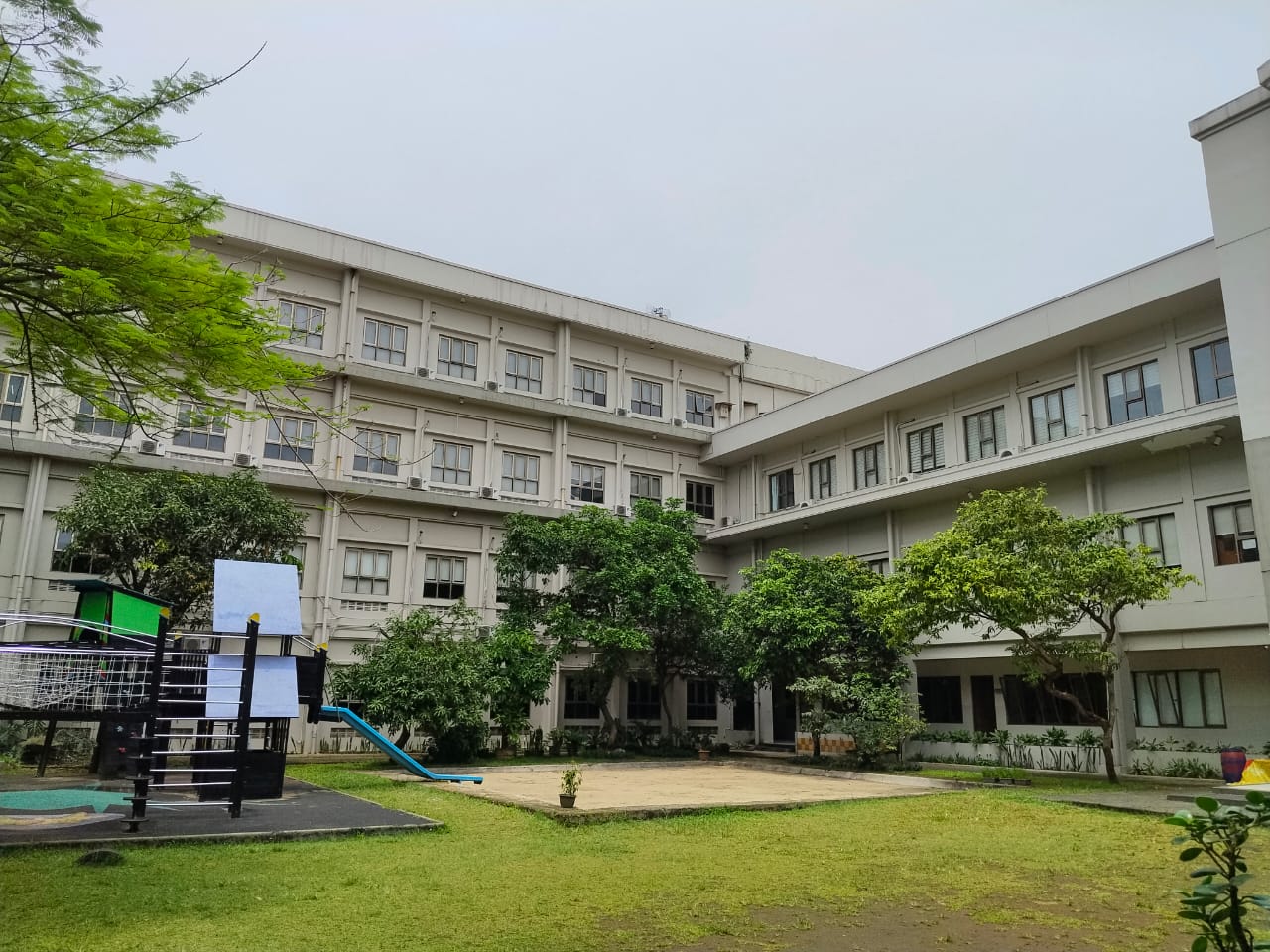 Gedung Utama Sekolah - SD Bintang Mulia