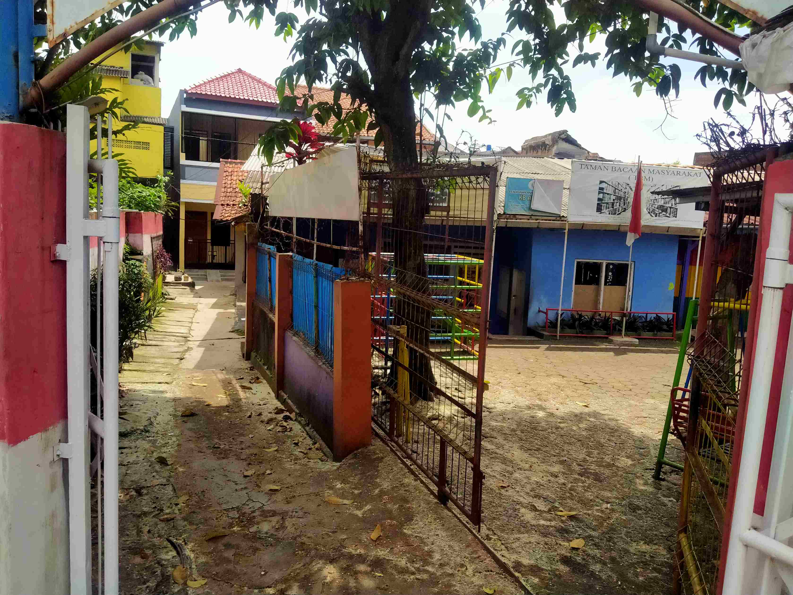 Gerbang Masuk Sekolah