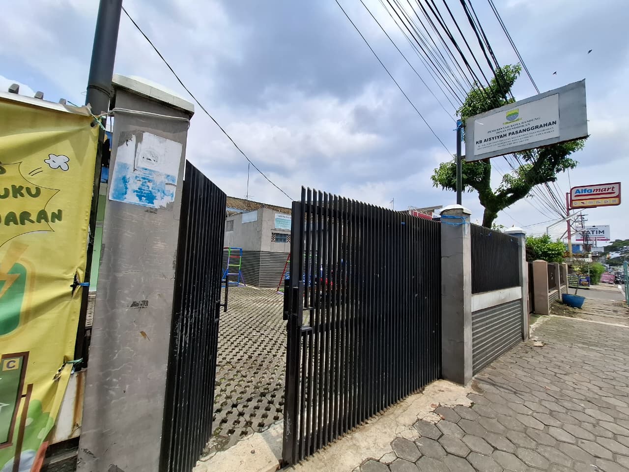 Gerbang Utama Sekolah