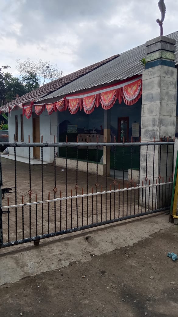 Gerbang utama sekolah