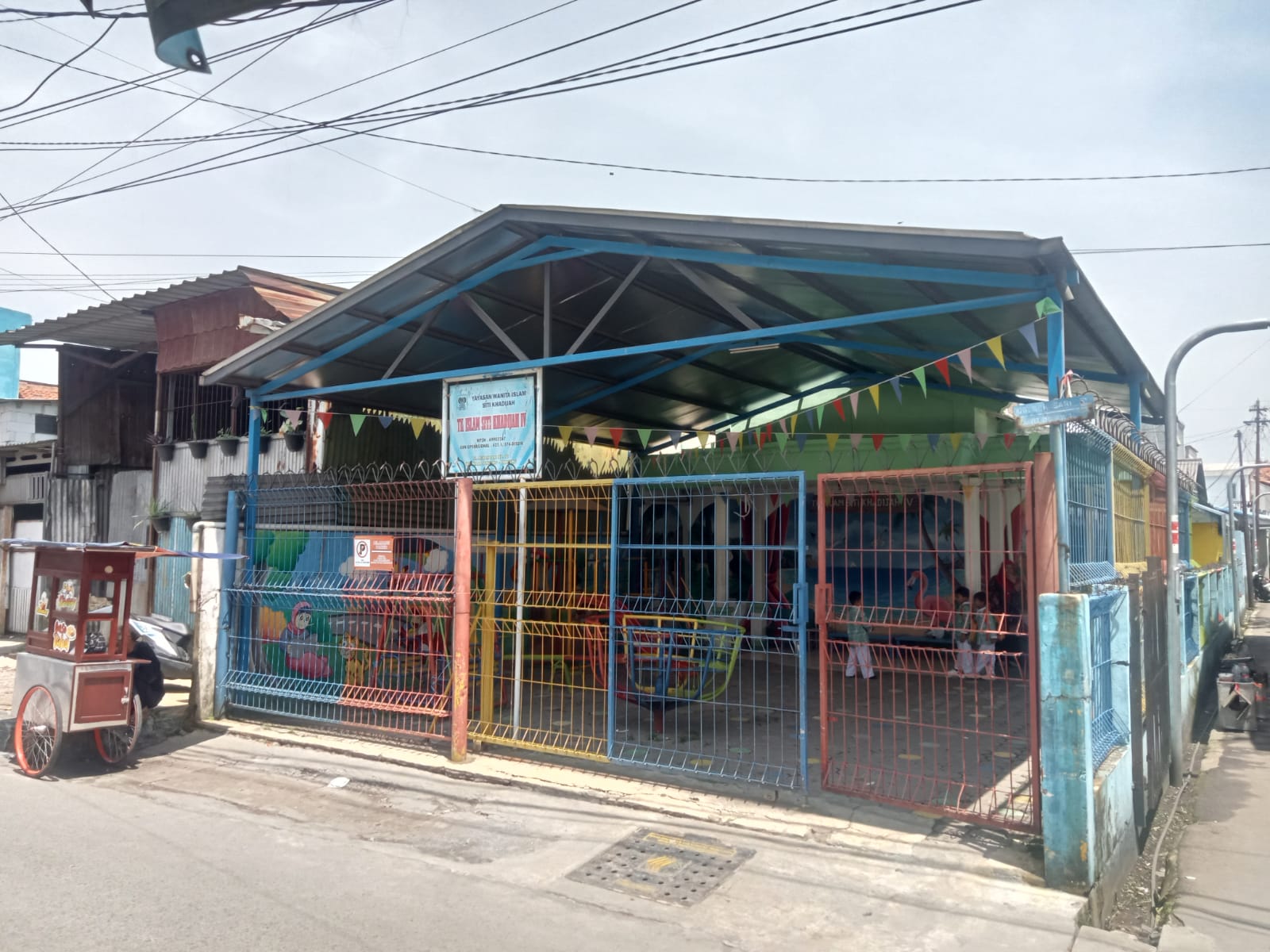 gerbang sekolah