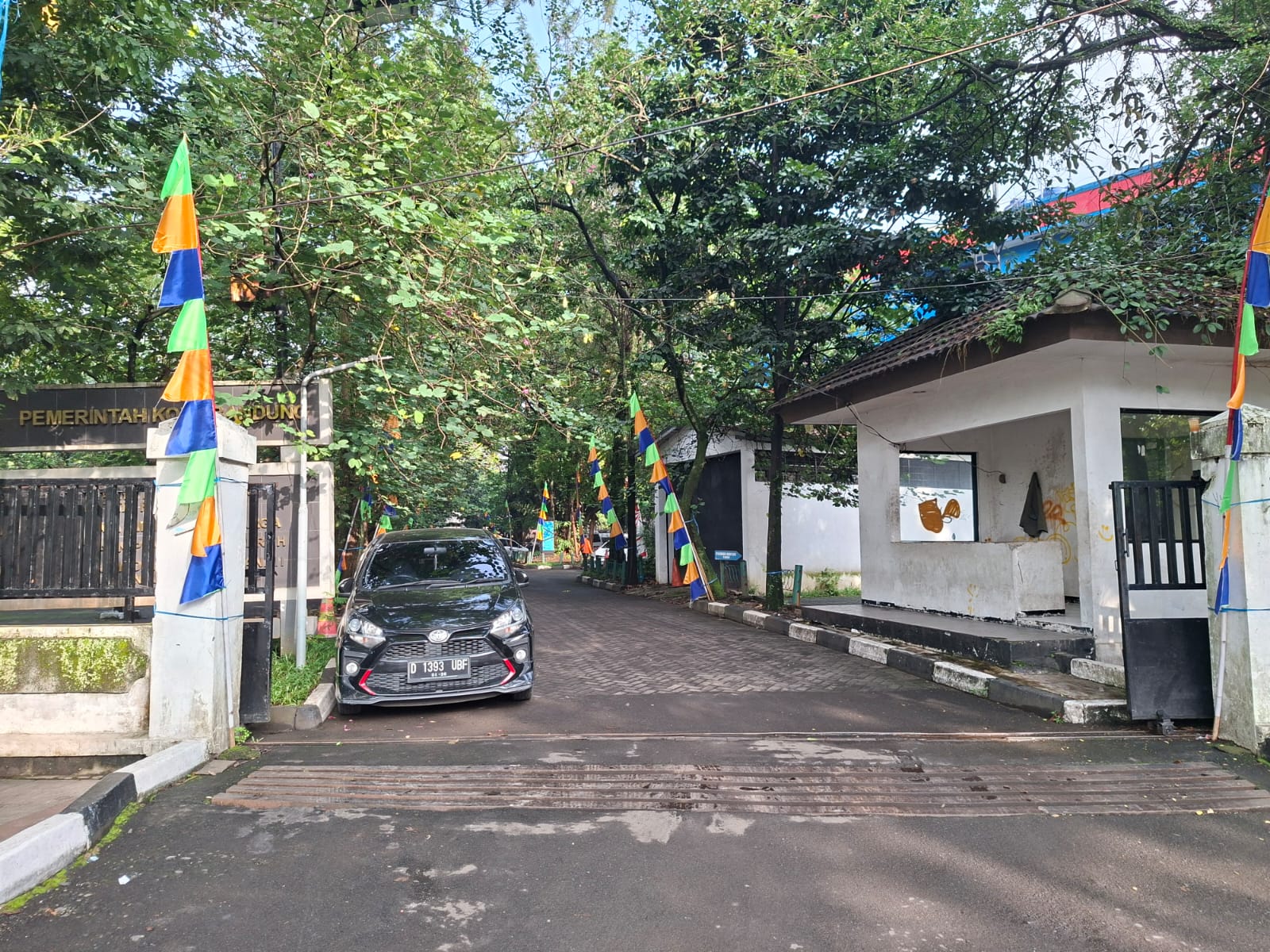 Gerbang Depan Sekolah