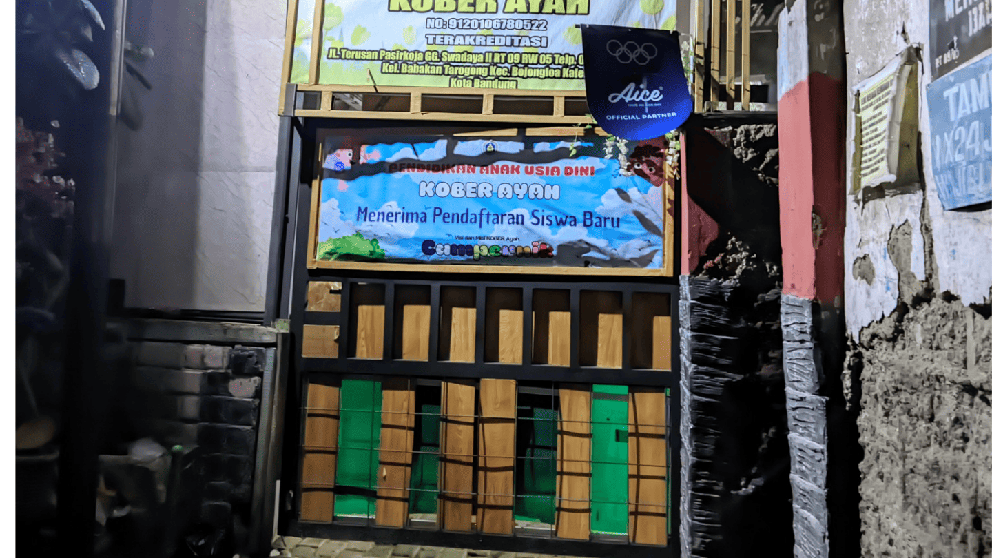 Tampak Depan (Pagar Utama) Sekolah_KOBER AYAH