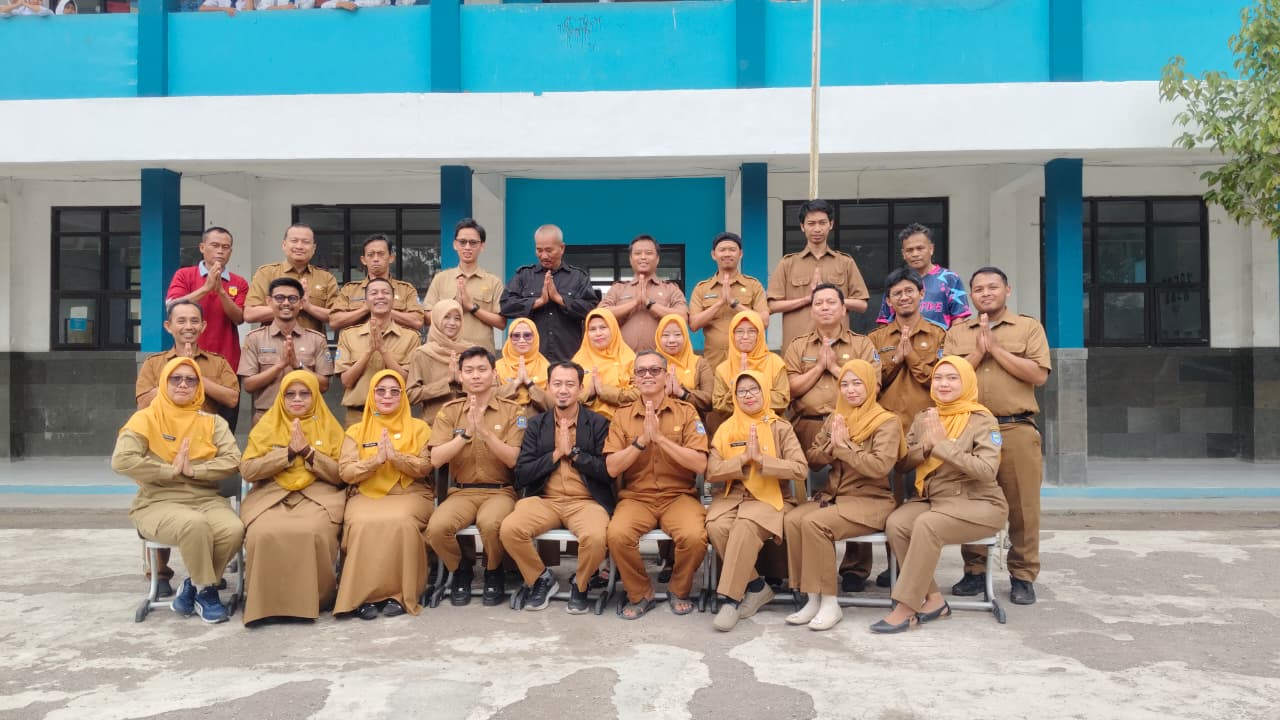 Foto Bersama PTK SMPN 55 Bandung