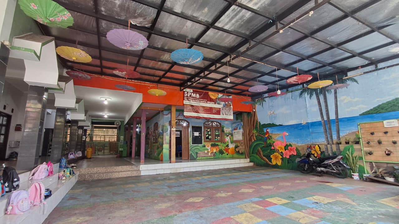 FOTO GEDUNG UTAMA SEKOLAH