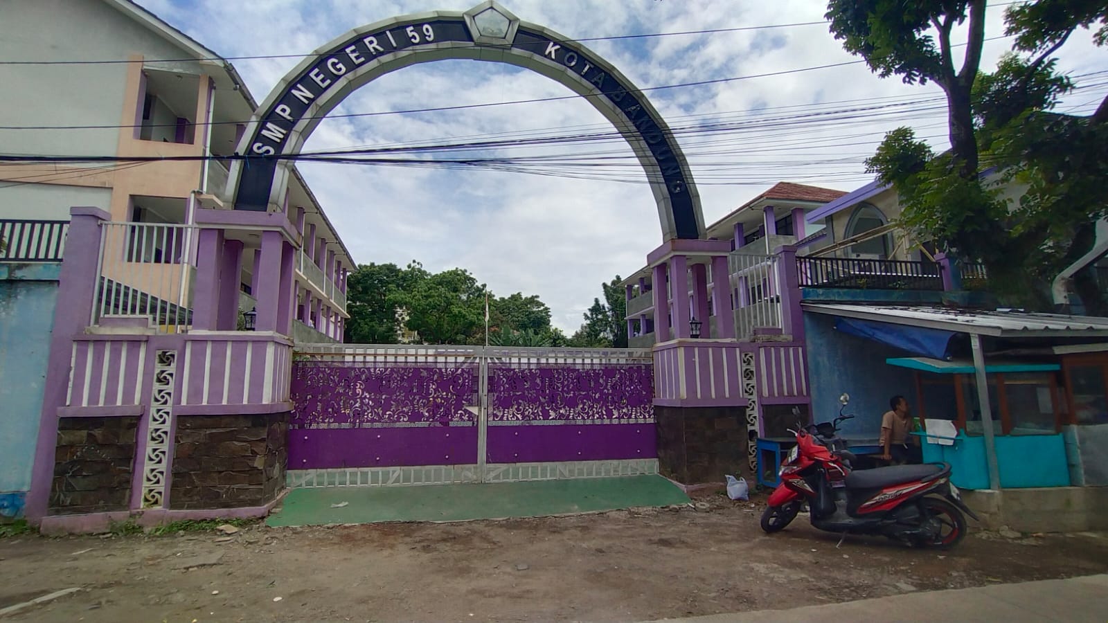 Gerbang Utama Sekolah