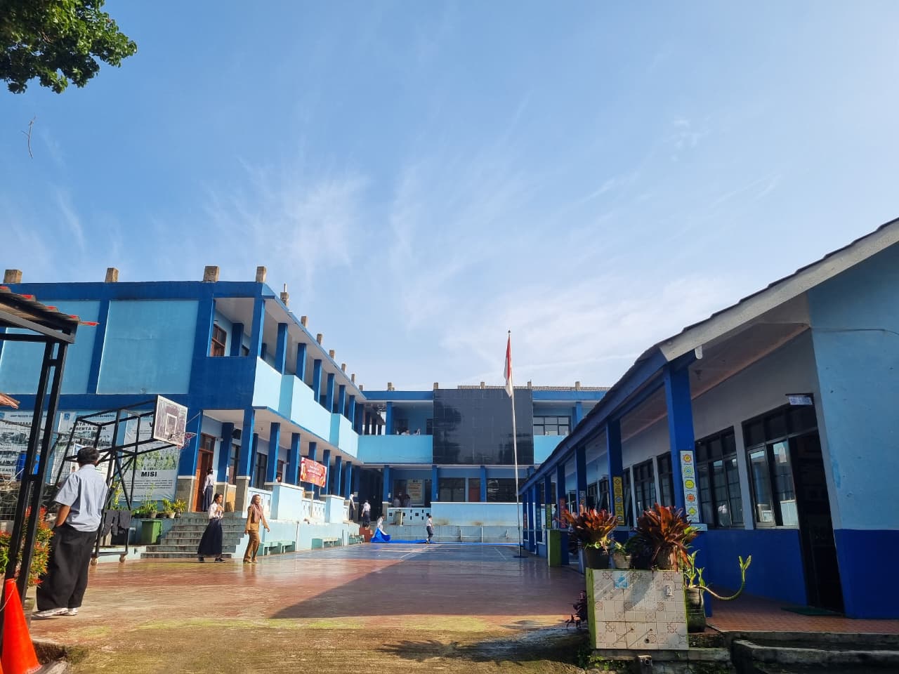 Gedung Sekolah SMPN 64 BANDUNG