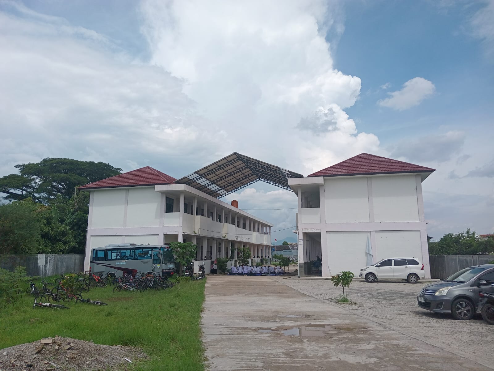 GEDUNG UTAMA SEKOLAH