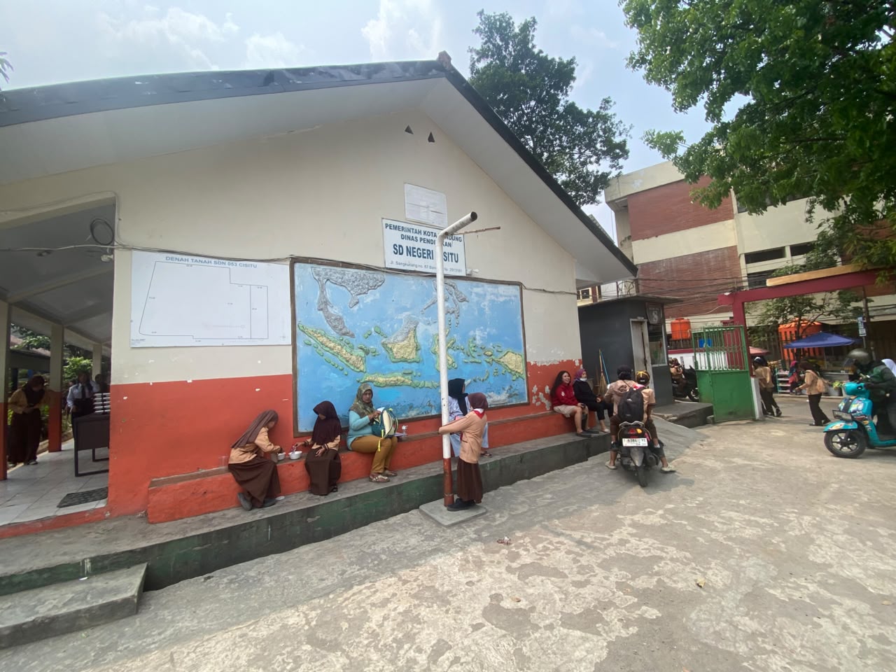 Halaman Sekolah