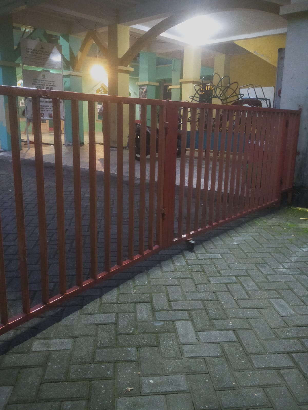 Foto Gerbang Sekolah