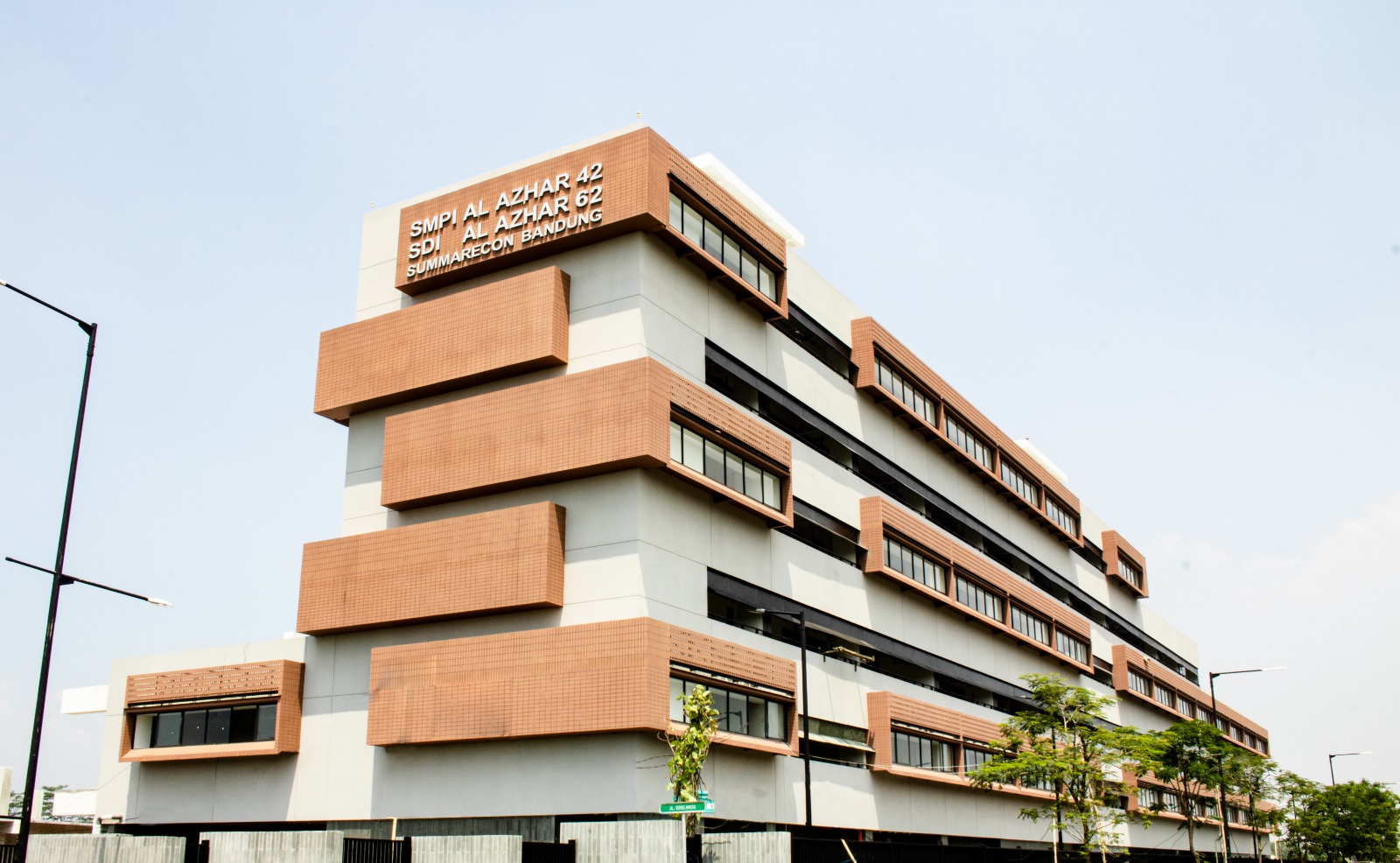 Gedung Sekolah SD Islam Al Azhar 62 Summarecon Bandung