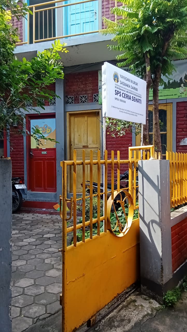 gerbang utama sekolah