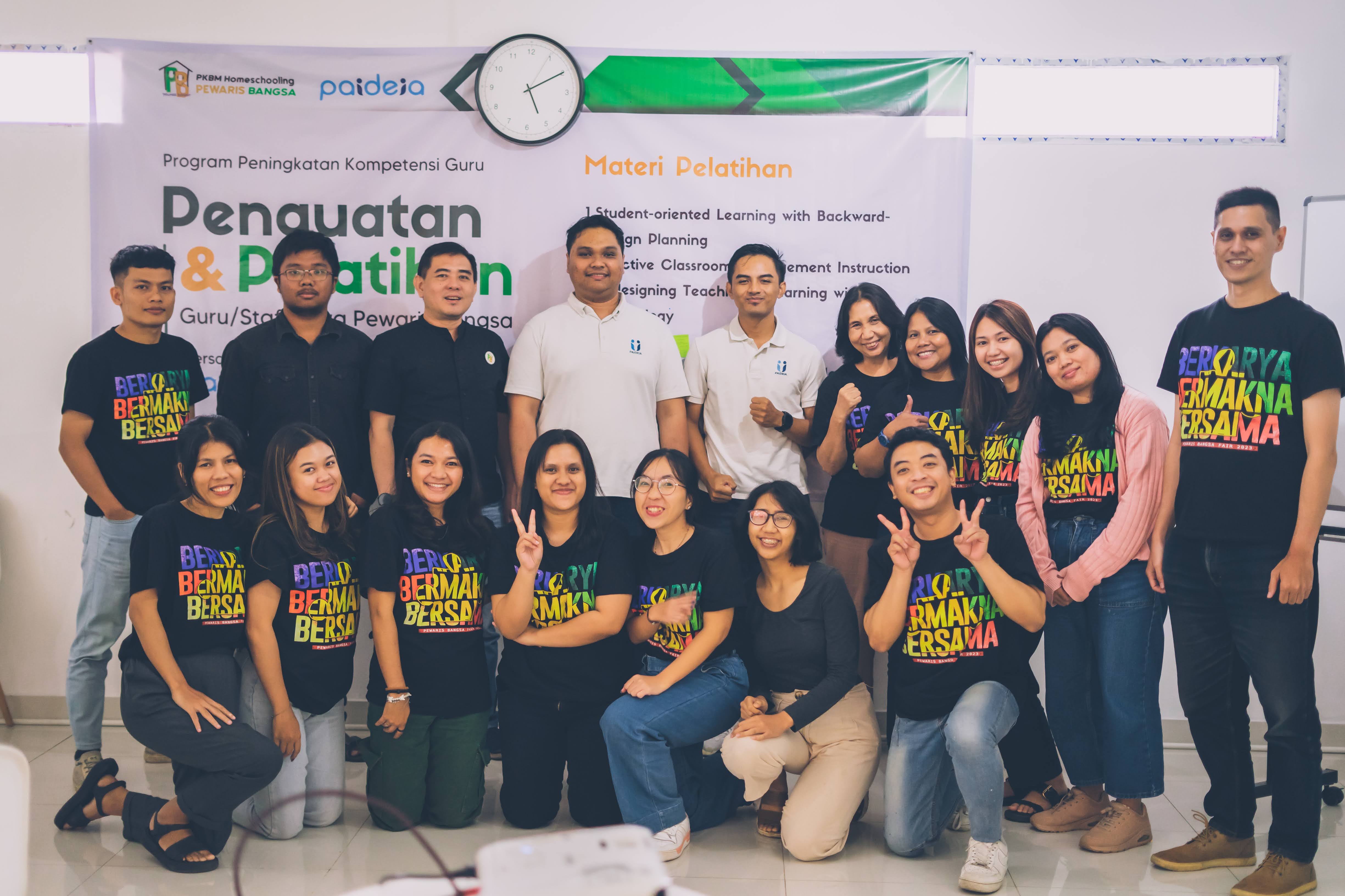 Foto Kegiatan Pelatihan Tutor dan Staf bersama Paideia