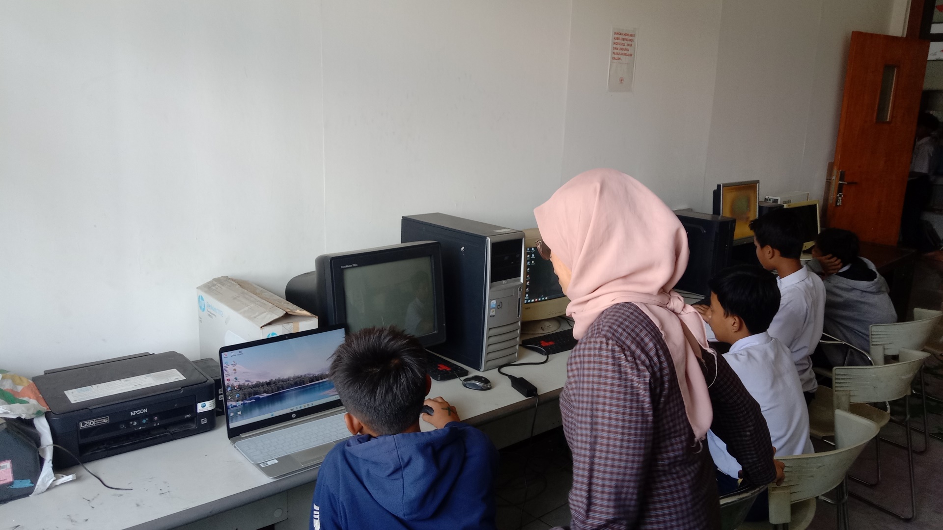 Kegiatan Belajar Mengajar - Komputer