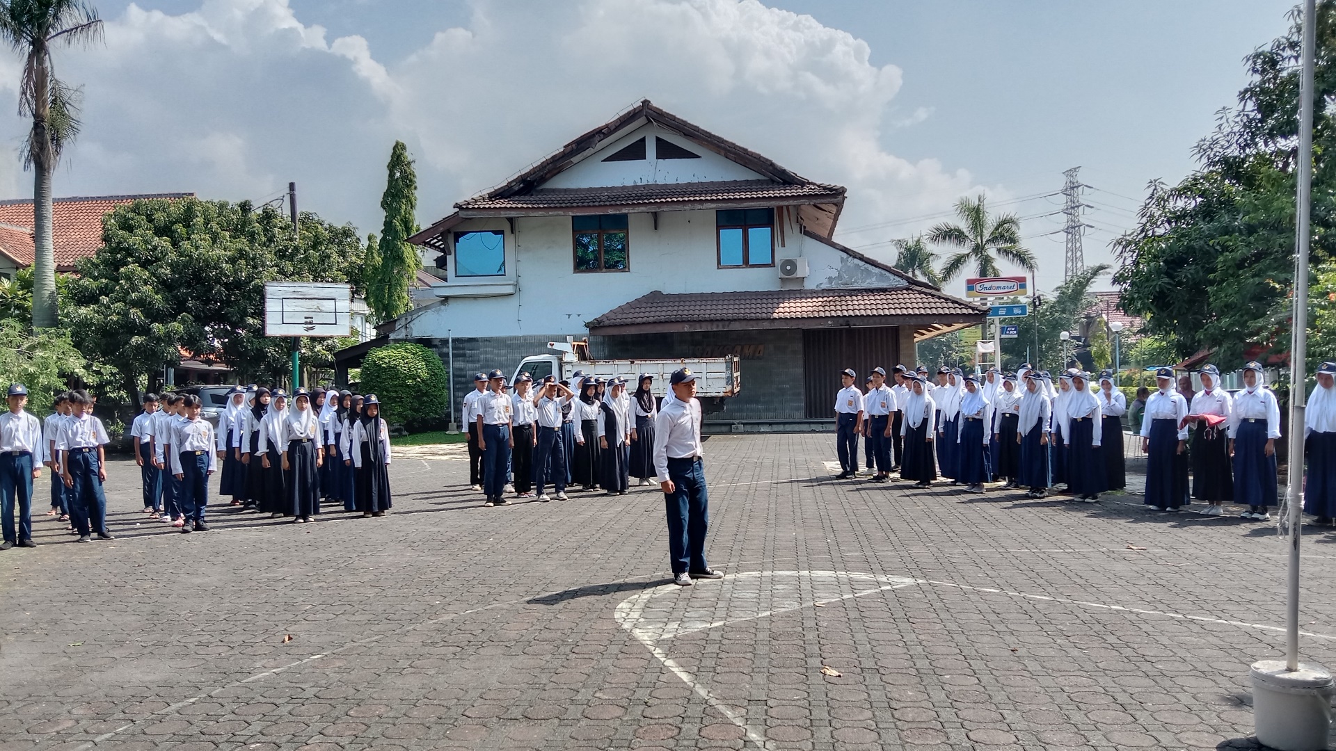 Pembiasaan Diri - Upacara Bendera